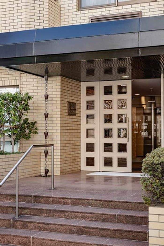 Eastern Homes Roppongi, 3rd floor | 7 min walk to Roppongi Sta. · 1LDK · 41.86 sqm — photo
